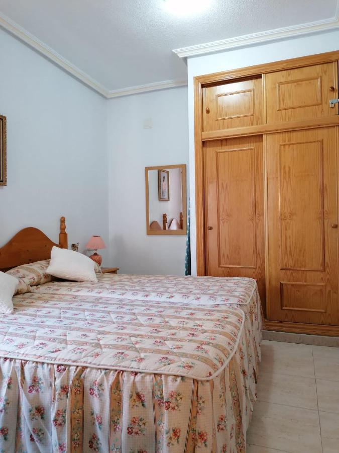 Gemuetliche Ferienwohnung In Torrevieja Ca100M Vom Strand Playa Del Cura Entfernt Kültér fotó