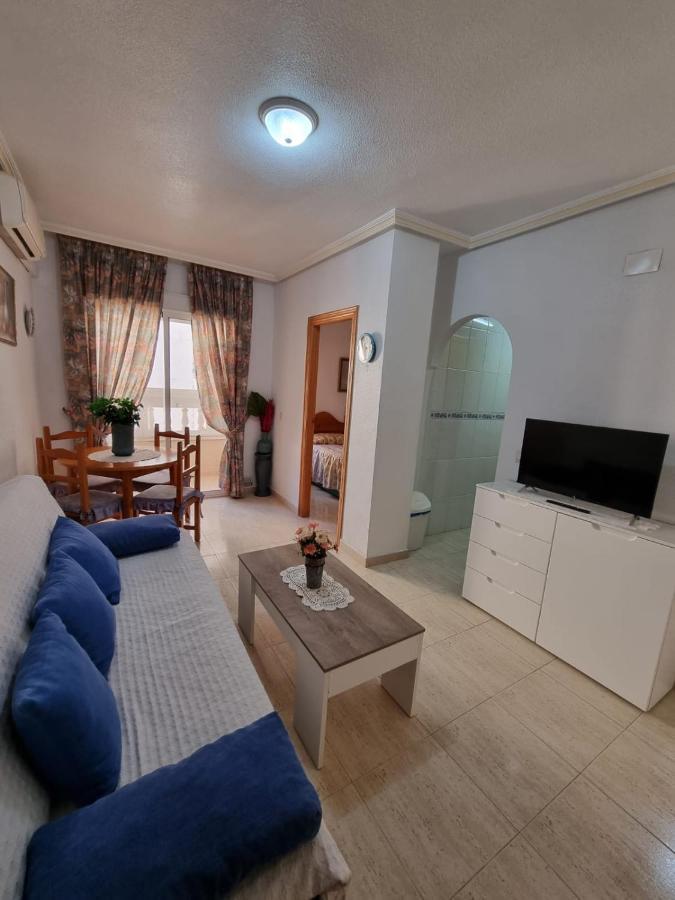 Gemuetliche Ferienwohnung In Torrevieja Ca100M Vom Strand Playa Del Cura Entfernt Kültér fotó