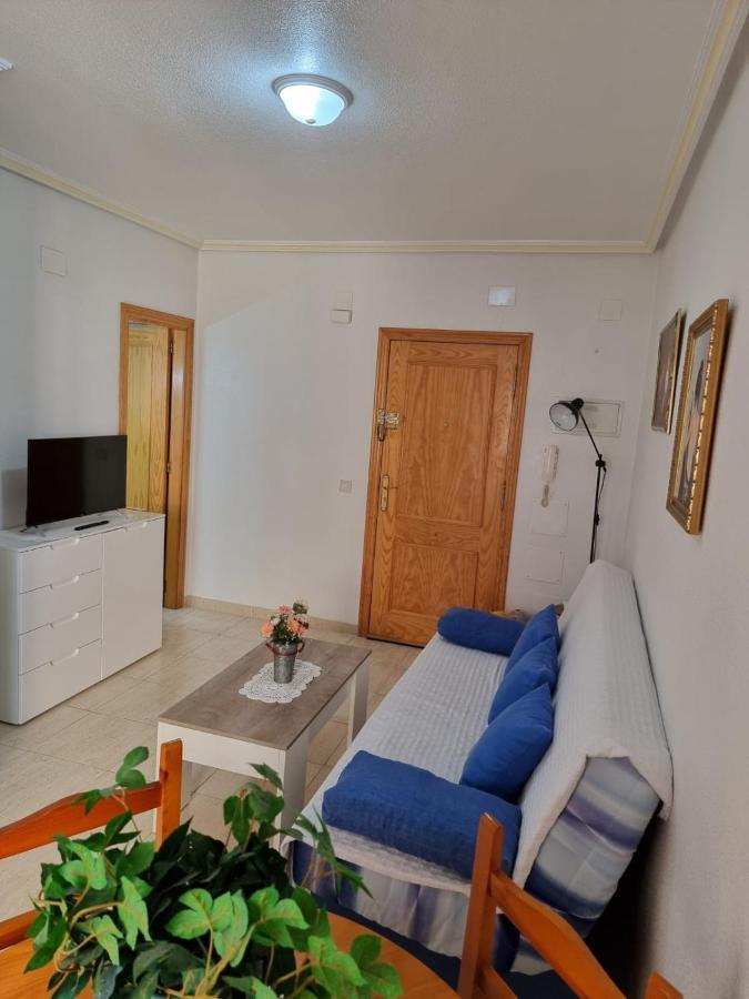 Gemuetliche Ferienwohnung In Torrevieja Ca100M Vom Strand Playa Del Cura Entfernt Kültér fotó