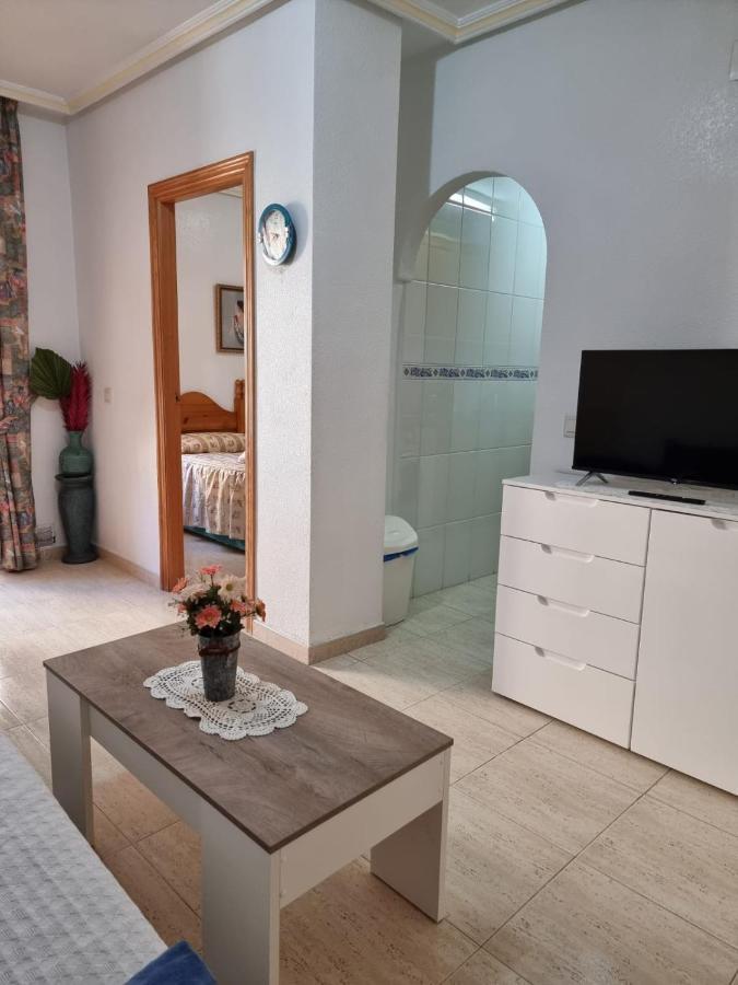 Gemuetliche Ferienwohnung In Torrevieja Ca100M Vom Strand Playa Del Cura Entfernt Kültér fotó