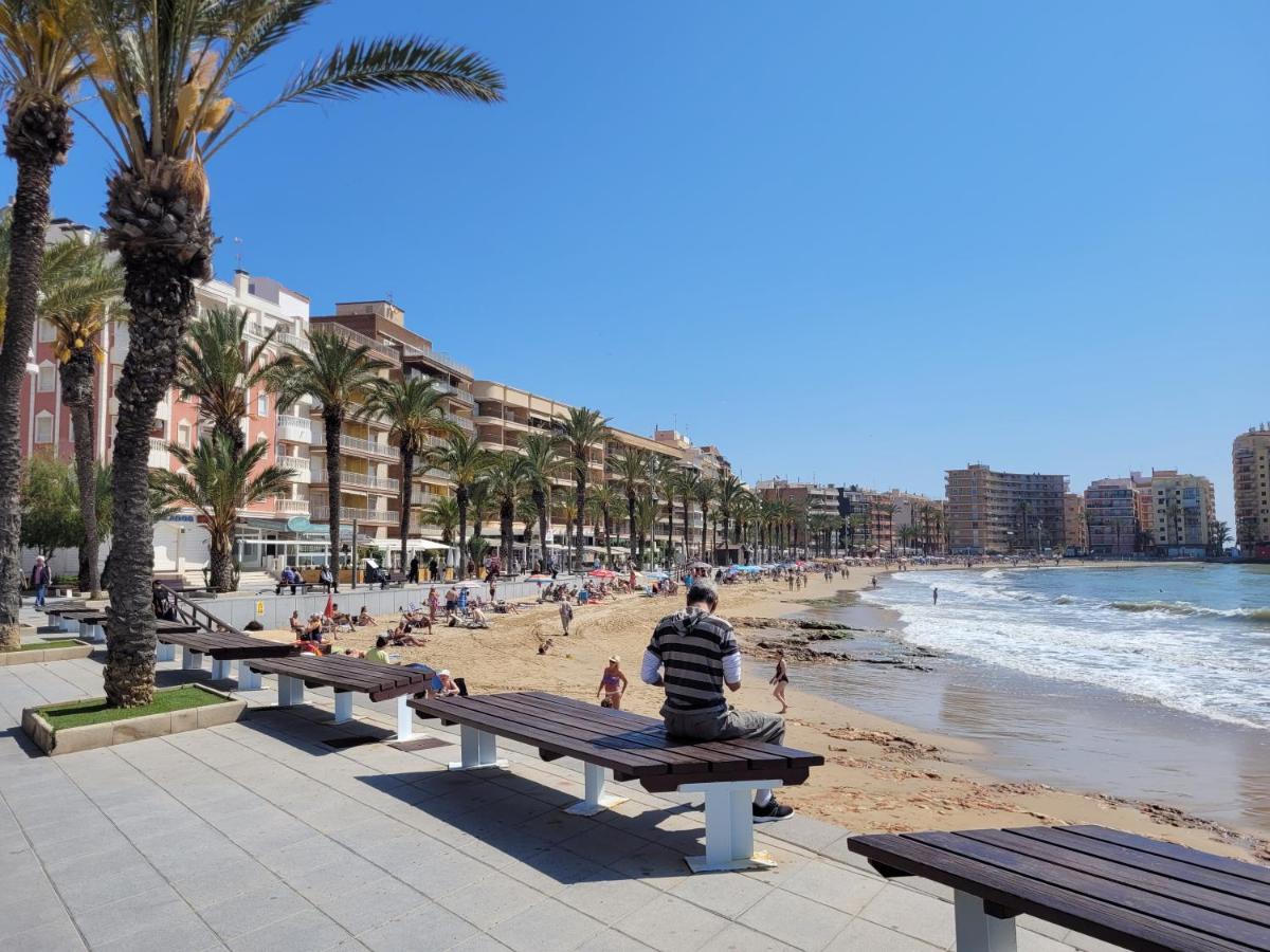 Gemuetliche Ferienwohnung In Torrevieja Ca100M Vom Strand Playa Del Cura Entfernt Kültér fotó